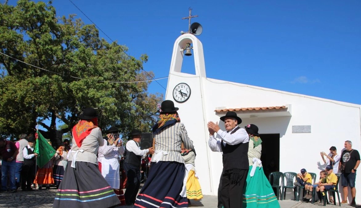 Aldeia de Parises - Festa dos Tabuleiros