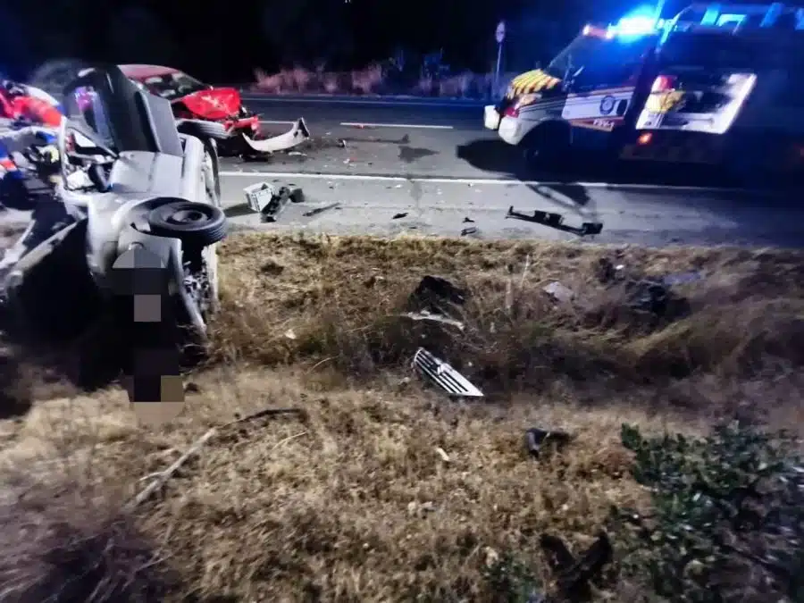 Acidente na estrada Valdivia deixa dois feridos, um em estado grave