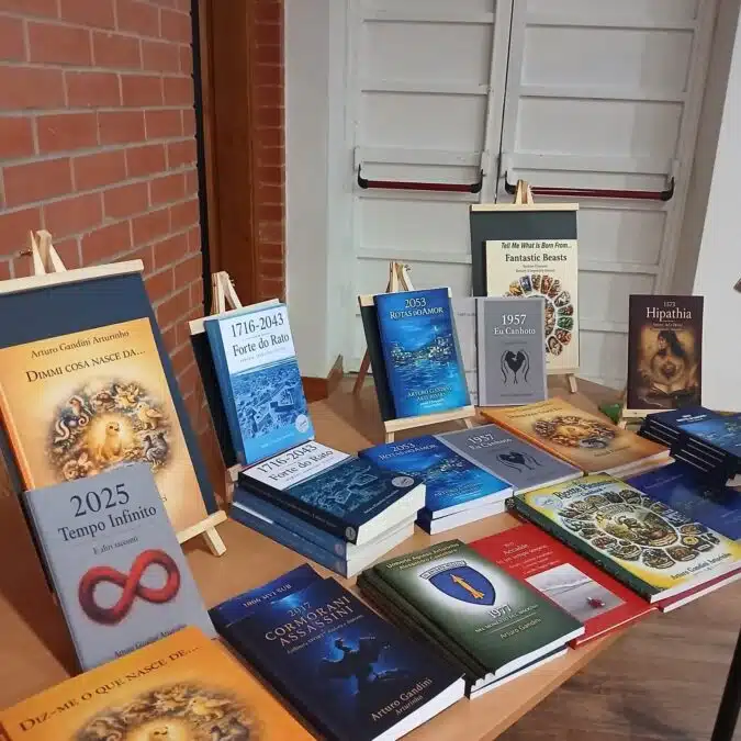 Arturinho apresentou livro