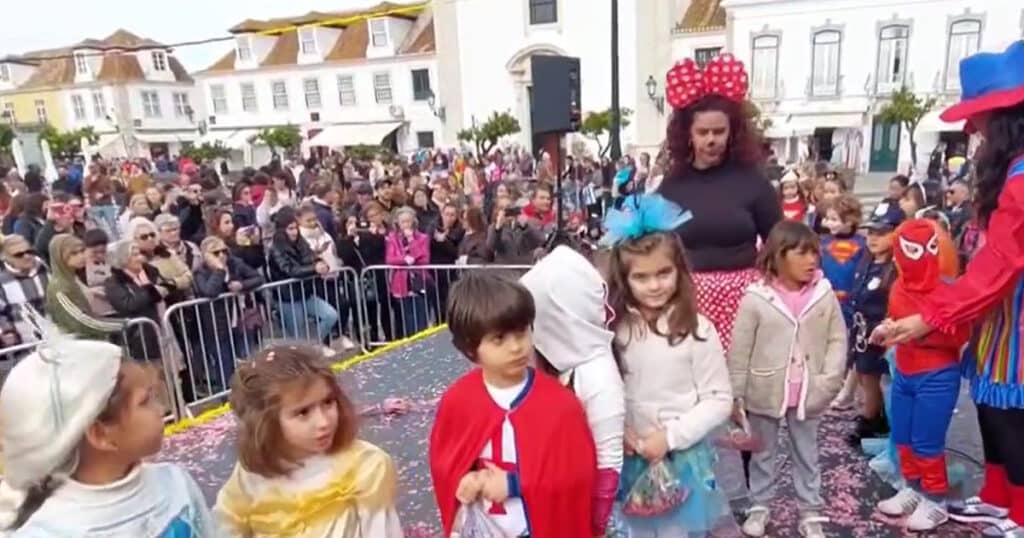 Carnaval começou com os infantis