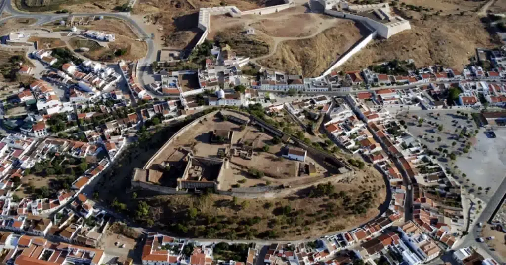 Castelo de Castro Marim em obras