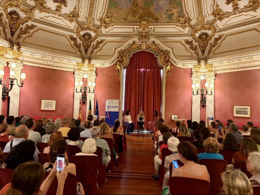 Luísa Sobral apresenta primeiro romance em Sevilha perante 200 pessoas
